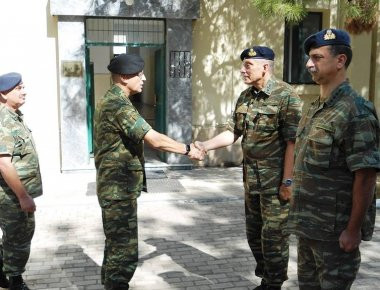 Επίσκεψη Αρχηγού ΓΕΣ στην Διοίκησης Υποστήριξης Βάσης (φωτό)